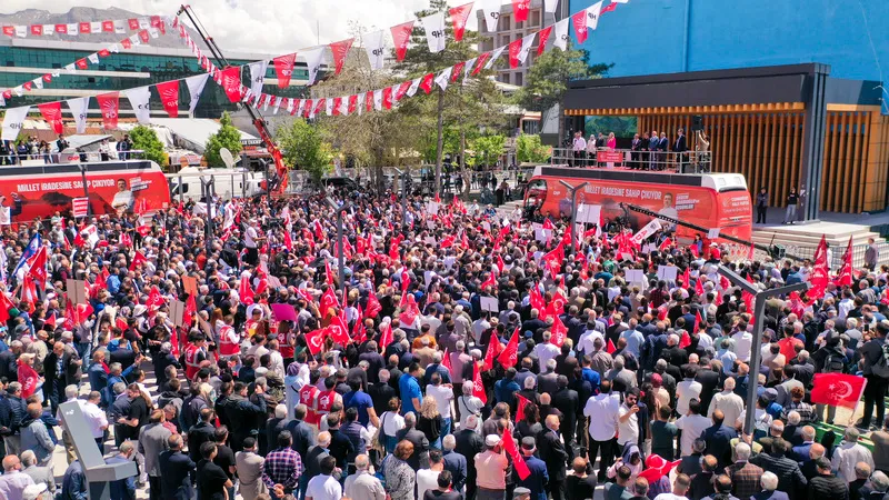 Cumhuriyet Halk Partisi Genel Başkanı Özgür Özel: “Huzuru Kaçıranlara Karşı Huzur Bulmaya, Kucaklaşmaya Geldik” 