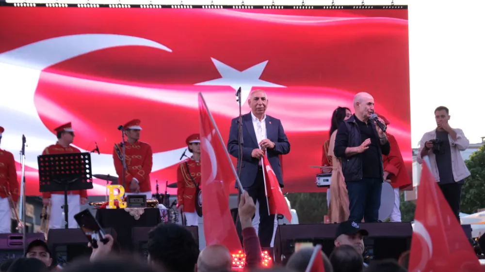 Cumhuriyet’in umudu gençler 19 Mayıs’ı doyasıya kutladı  