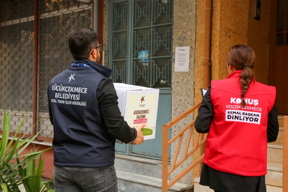 KÜÇÜKÇEKMECE’DE SOSYAL DAYANIŞMA BÜYÜYOR  