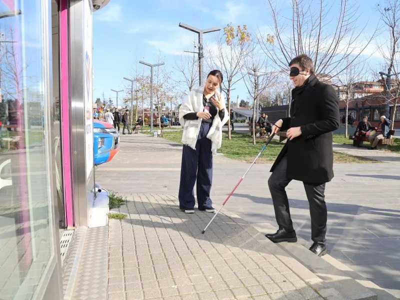 “Kalpten Kalbe Gör Beni” Farkındalık Etkinliği Cumhuriyet Meydanı’nda. 