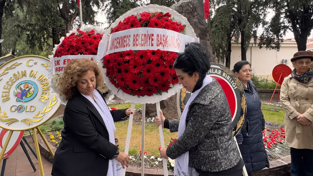 Zübeyde Hanım’ı vefatının 102. yıl dönümünde anıt mezarı başında andılar  