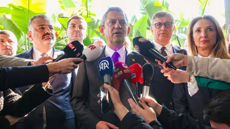 CHP Lideri Özgür Özel: “Atatürk’ün Askerleriyiz” Diyen Teğmeni Disipline Veren, Ordu İçin Tehlikedir”  