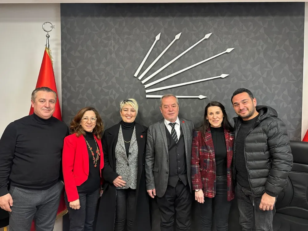 CHP Beylikdüzü İlçe Başkanı Mülayim Demirtaş parti üyelerini makamında ağırladı.