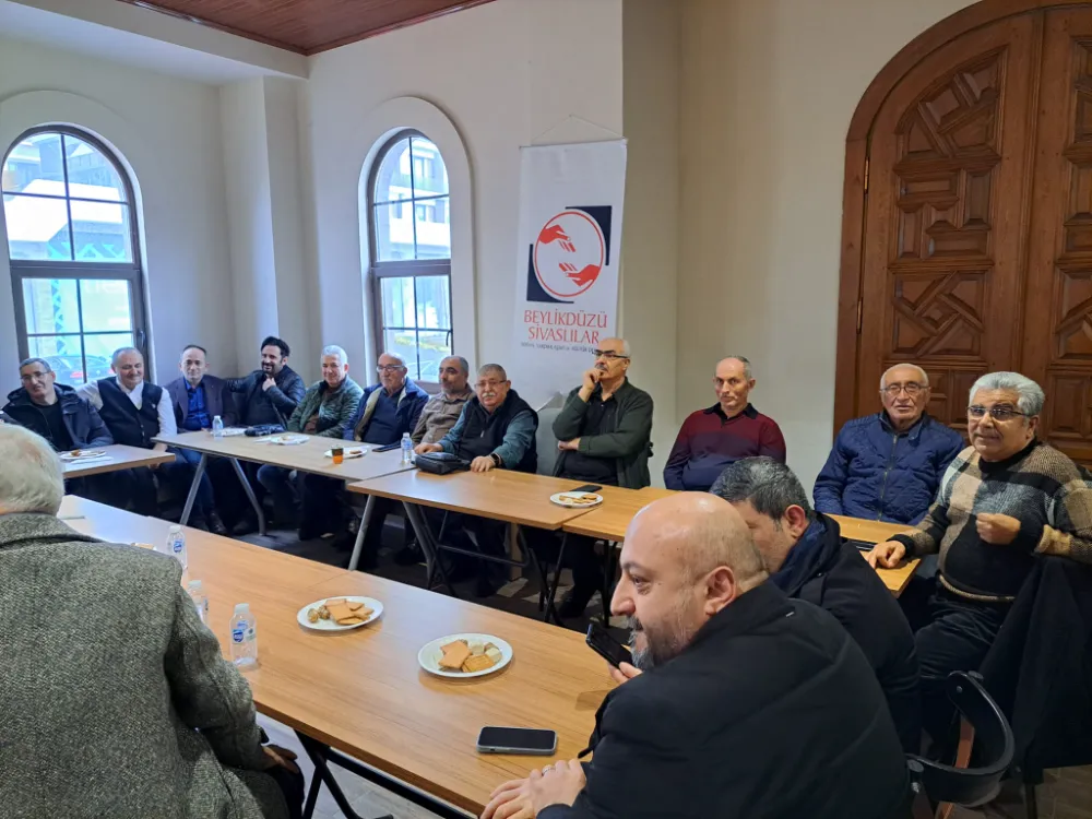 Beylikdüzü Sivaslılar Derneği başkanı Eyüp Günay Sivaslı hemşehrileriyle çay sohbeti gerçekleştirdi. 