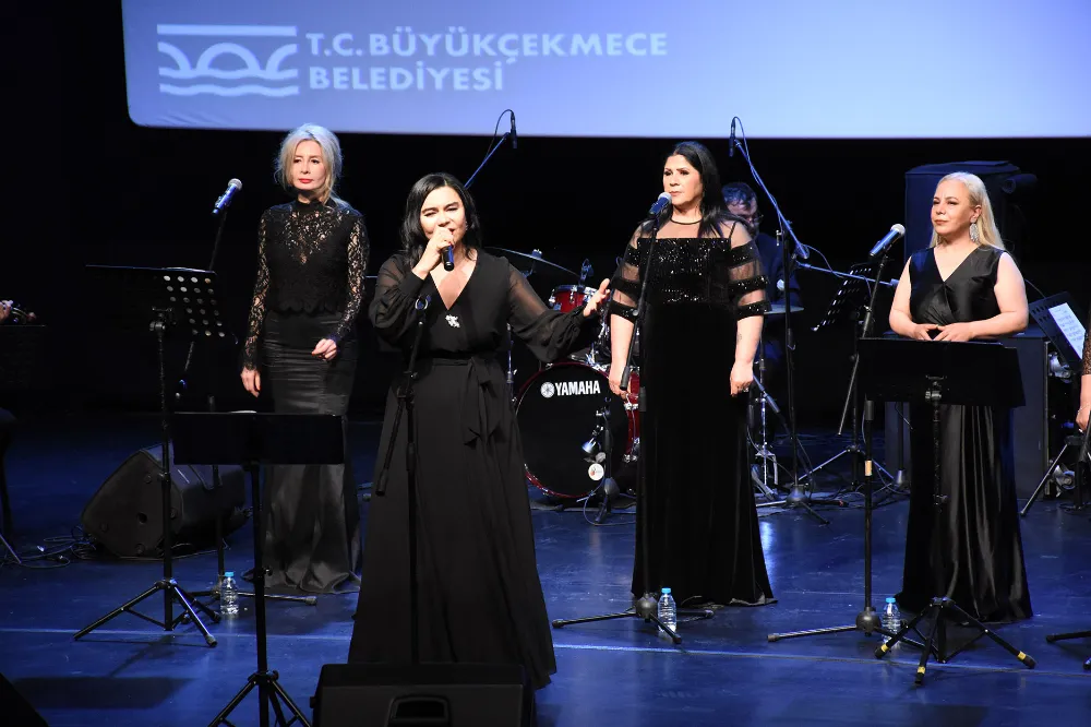 İstanbul Devlet Modern Folk Müzik Topluluğu Büyükçekmece’de sahne aldı 