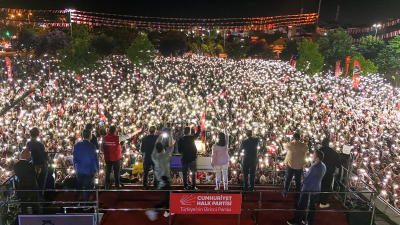 CHP Genel Başkanı Özgür Özel: “Demokratları Yan Yana Getirip Otokratları Yeneceğiz” 