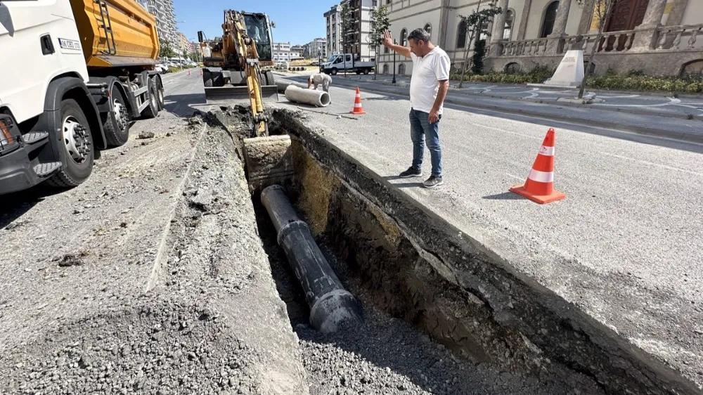BEYLİKDÜZÜ’NDE ALTYAPI VE ÜSTYAPI YATIRIMLARI HIZ KESMİYOR